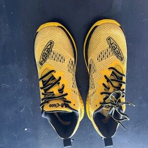 KEEN WK400 Walking Shoes Women’s 7.5 Yellow Black Performance Walking Sneakers